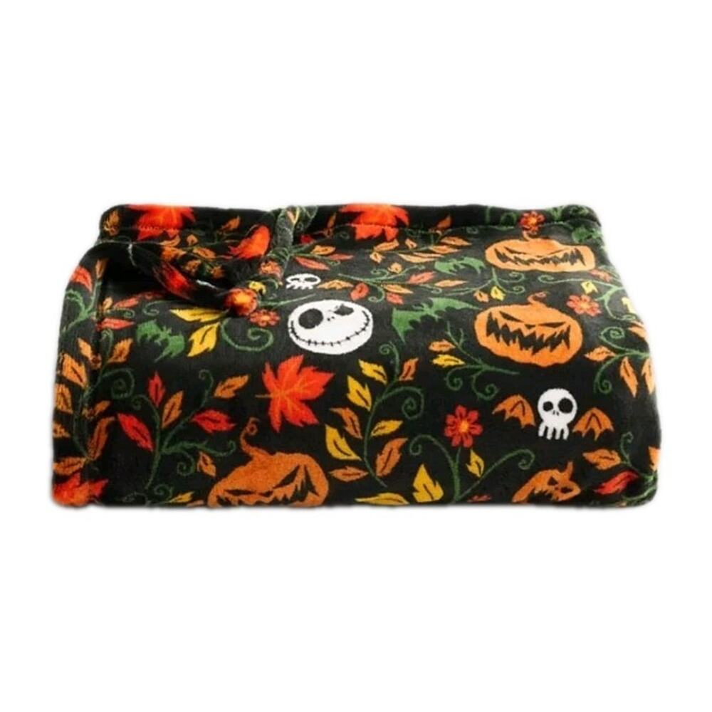 Disney's Halloween Oversized Supersoft Plush Throw Blanket Nightmare Before Xmas